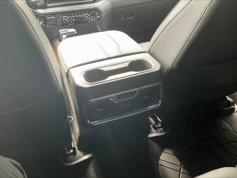 Used 2024 Chevrolet Silverado 1500 High Country w/ High Country Premium Package image 35