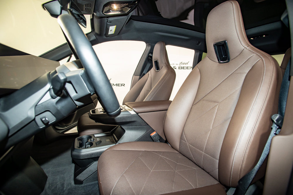 Used 2023 BMW iX xDrive50 AWD/4WD image 13