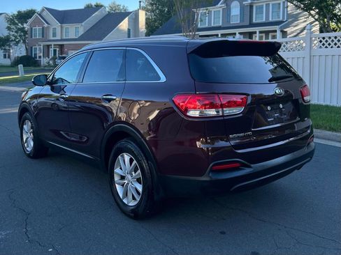 Used 2018 Kia Sorento FWD image 14