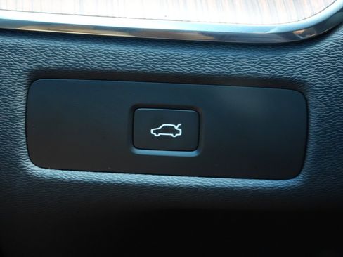 Used 2025 Volvo XC60 B5 Ultra w/ Climate Package PRO AWD/4WD image 19