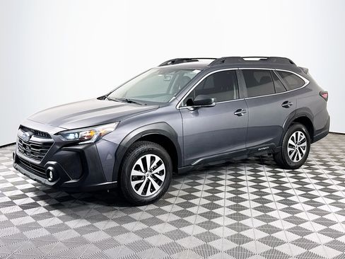 Used 2023 Subaru Outback 2.5i image 4