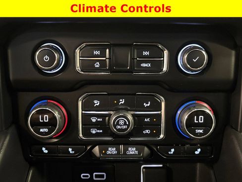 Used 2022 Chevrolet Tahoe Z71 w/ Luxury Package AWD/4WD image 27