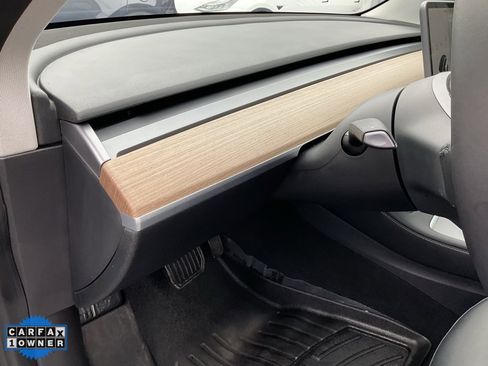 Used 2021 Tesla Model 3 Standard Range Plus image 18