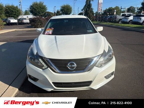 Used 2016 Nissan Altima 2.5 SR w/ LED Appearance Package FWD image 8