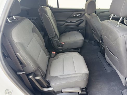 Used 2023 Chevrolet Traverse LT FWD image 29