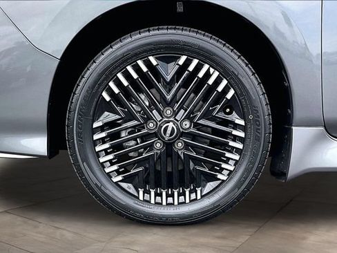 Certified 2025 Nissan Leaf SV Plus FWD image 32