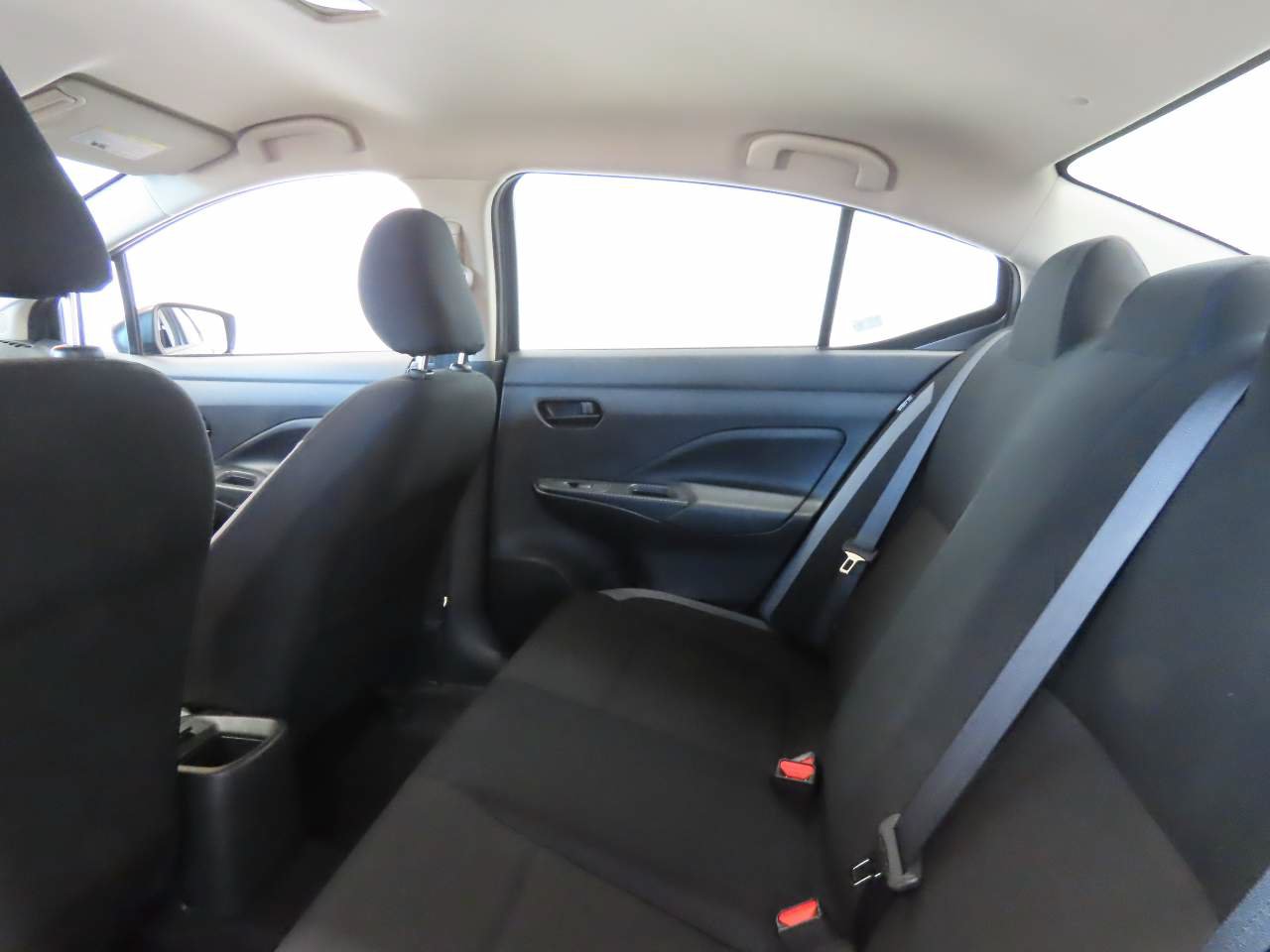 Used 2025 Nissan Versa S w/ Trunk Package FWD image 16