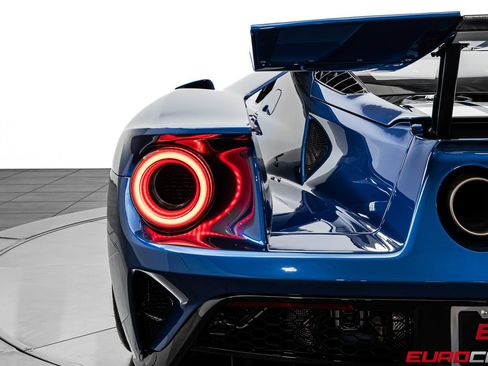 Used 2022 Ford GT RWD image 26