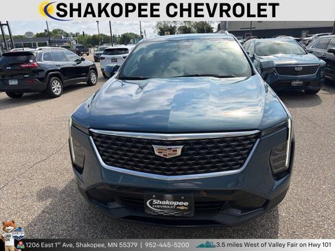 Used 2024 Cadillac XT4 Premium Luxury AWD/4WD image 3