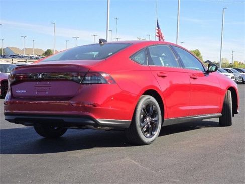New 2025 Honda Accord SE image 10