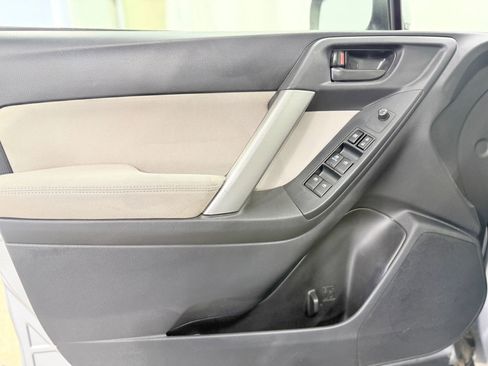 Used 2015 Subaru Forester 2.5i Premium image 11