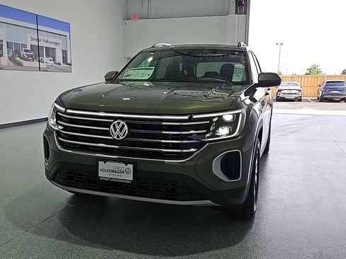 New 2026 Volkswagen Atlas SE FWD image 4