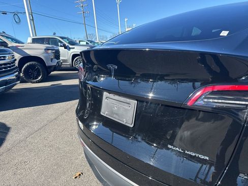 Used 2024 Tesla Model Y Long Range AWD/4WD image 33