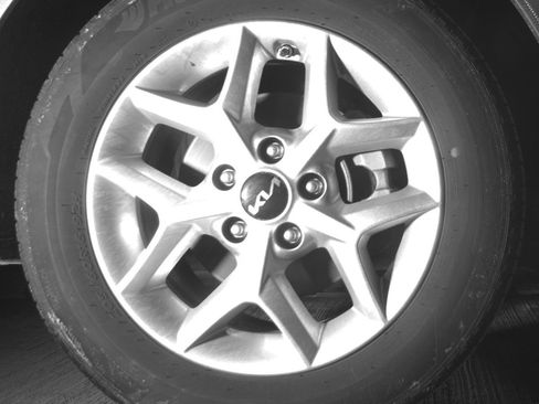 Used 2025 Kia Soul LX w/ LX Technology Package image 13