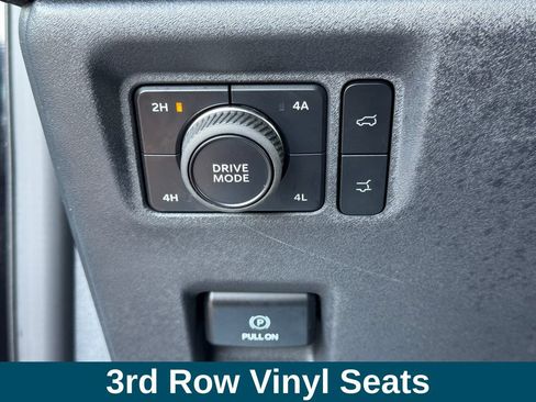 Used 2025 Ford Expedition Active AWD/4WD image 19