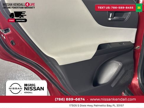 Used 2022 Toyota Venza LE image 34