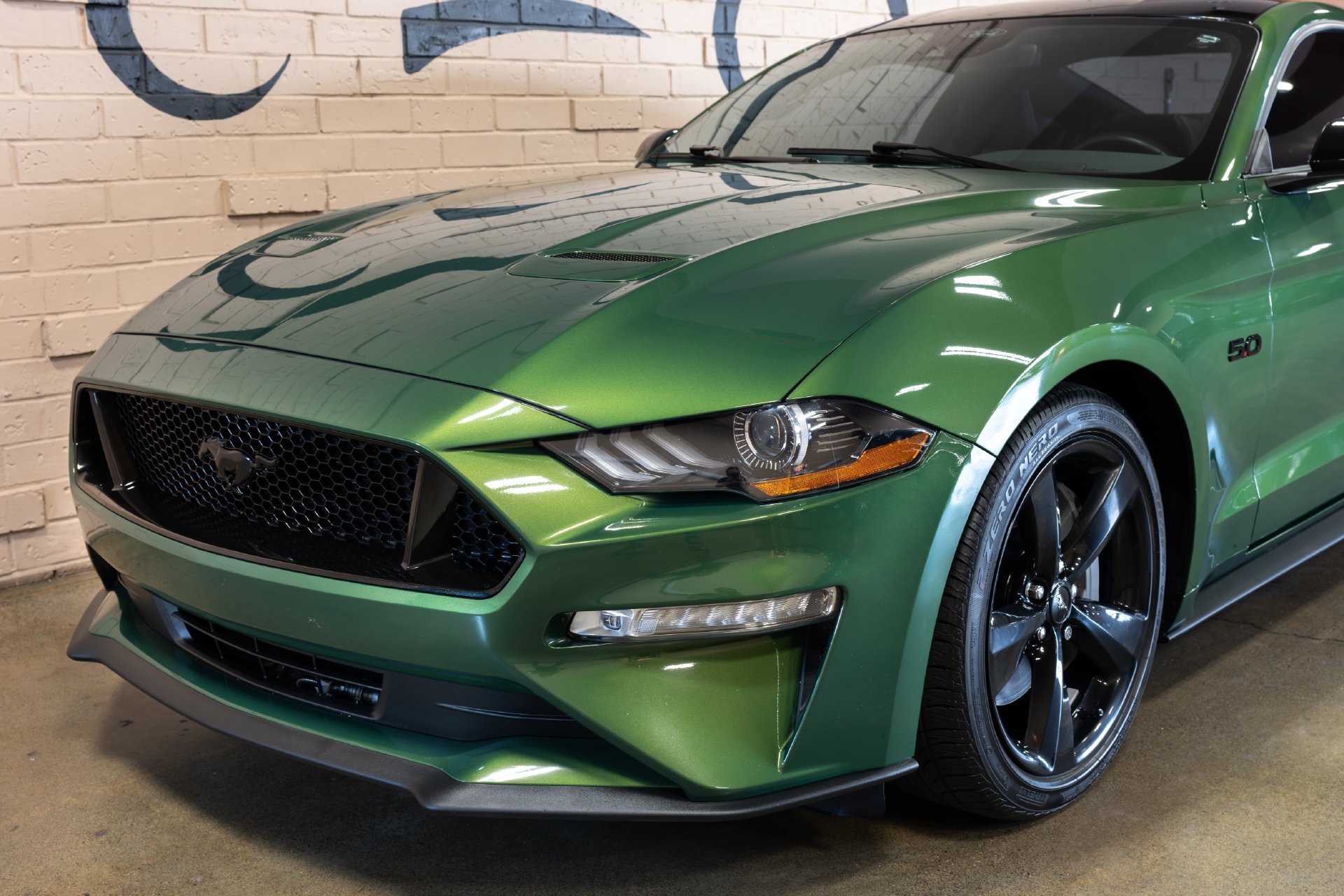 Used 2022 Ford Mustang GT Premium w/ Black Accent Package RWD image 21