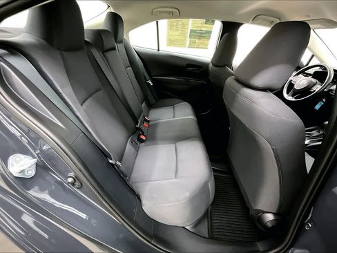 Used 2025 Toyota Corolla LE image 20