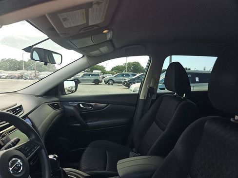 Used 2018 Nissan Rogue S AWD/4WD image 13
