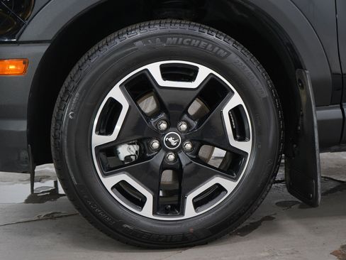 Used 2024 Ford Bronco Sport Outer Banks w/ Tech Package AWD/4WD image 27