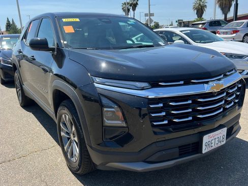 Used 2025 Chevrolet Equinox LT AWD/4WD image 3