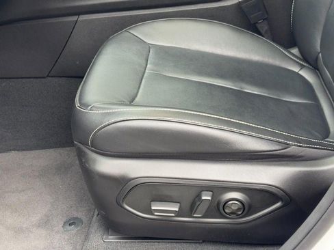 Used 2022 Jeep Grand Cherokee Limited image 25