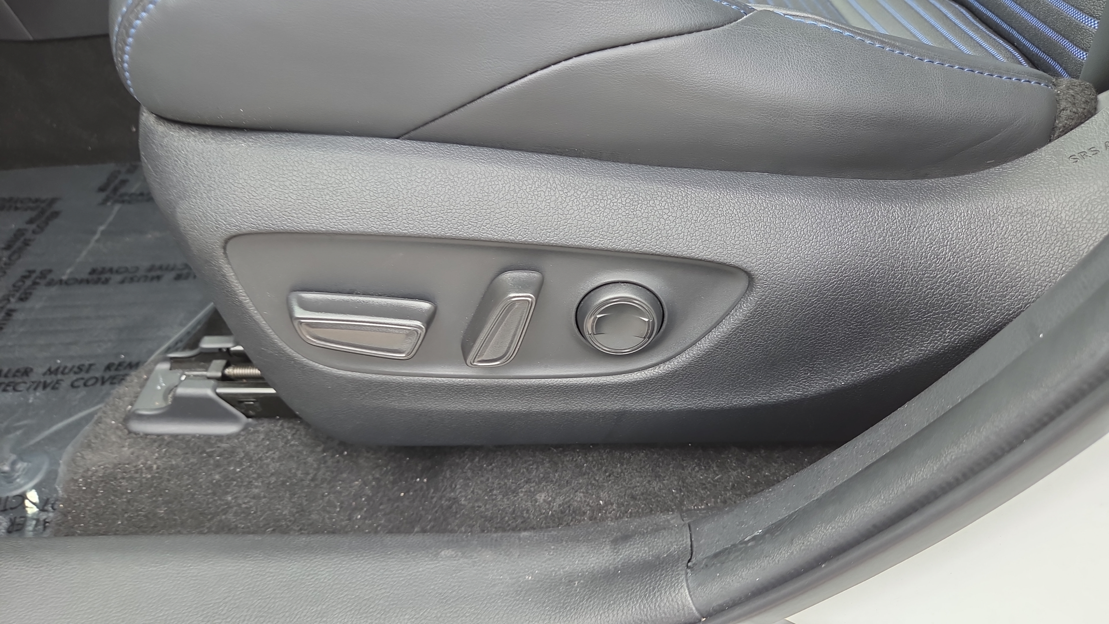 Used 2023 Toyota RAV4 XSE AWD/4WD image 10