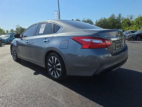 Used 2016 Nissan Altima 2.5 SV w/ Convenience Package FWD image 7
