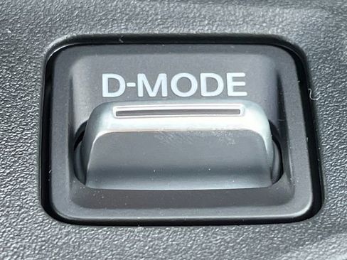 New 2026 Nissan Kicks SR w/ Cold Weather Package AWD/4WD image 31