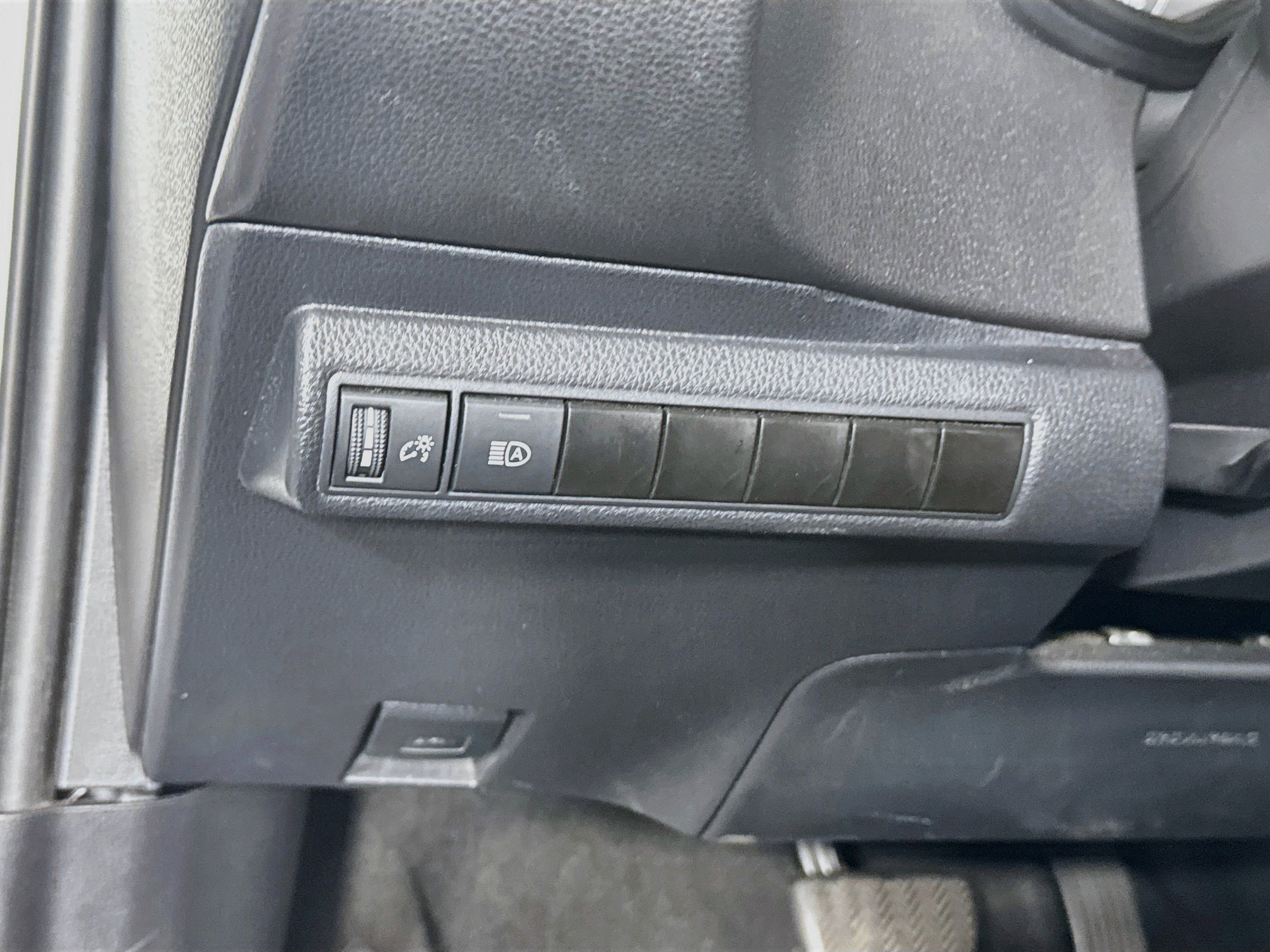 Certified 2024 Toyota Corolla LE FWD image 11
