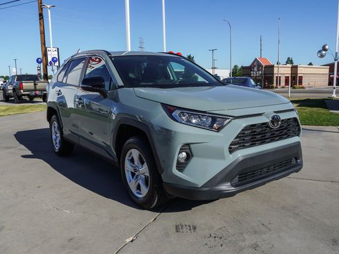 Certified 2021 Toyota RAV4 XLE w/ Convenience Package FWD image 2