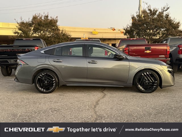 Used 2026 Nissan Sentra SR w/ Floor Mat Package FWD image 3