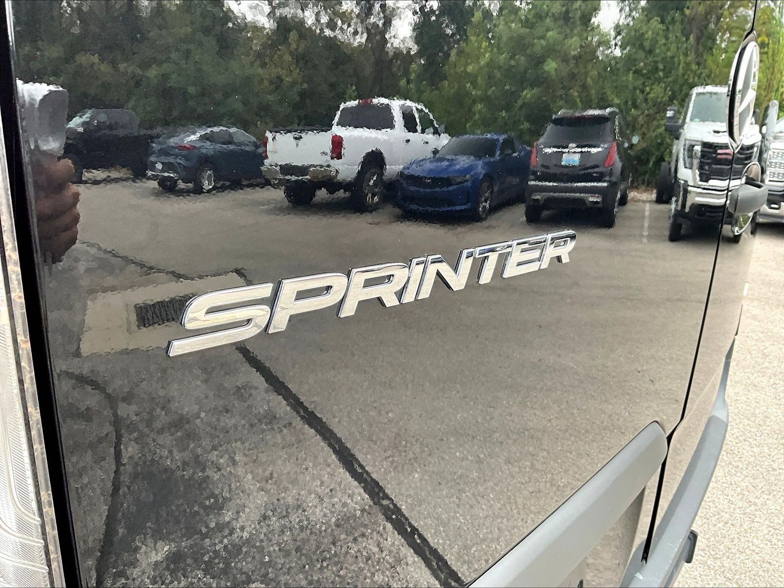 Used 2025 Mercedes-Benz Sprinter 2500 image 23