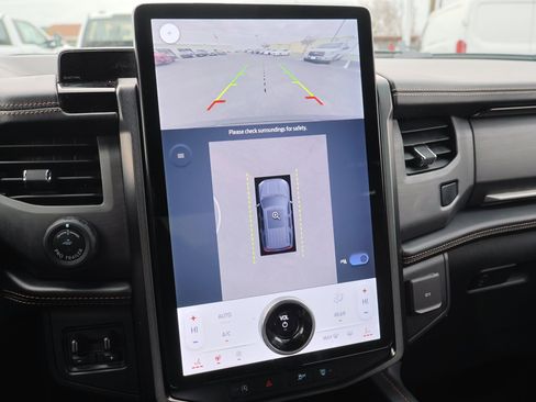 Certified 2023 Ford Expedition Platinum image 21