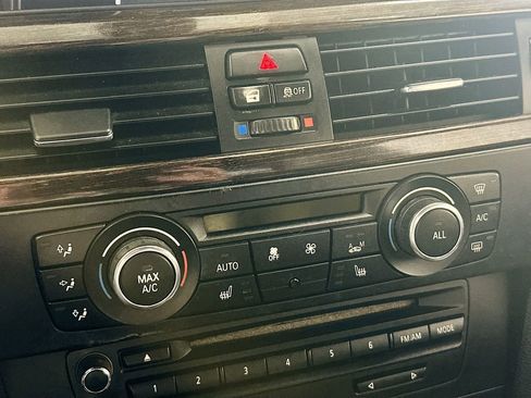 Used 2013 BMW 335i Convertible image 15