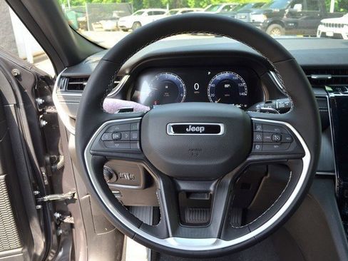 New 2025 Jeep Grand Cherokee L Laredo w/ Luxury Tech Group I image 16