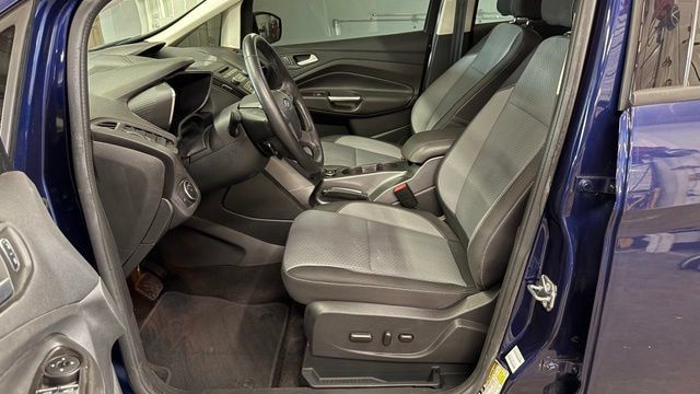 Used 2017 Ford C-MAX SE FWD image 12