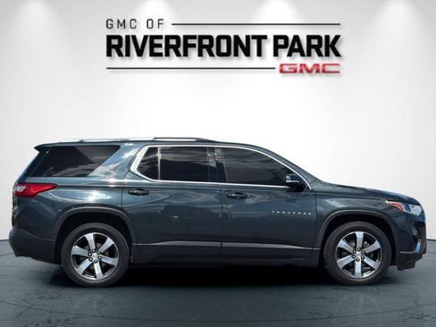 Used 2018 Chevrolet Traverse LT AWD/4WD image 2