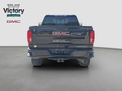 Used 2022 GMC Sierra 2500 Denali w/ Denali Black Diamond Edition AWD/4WD image 16
