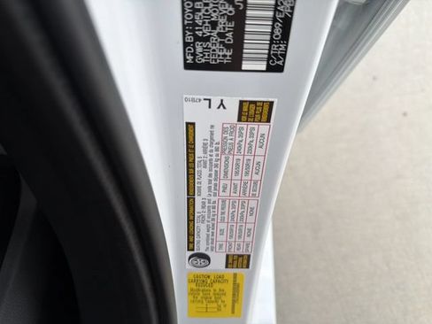 Used 2025 Toyota Prius Limited w/ Limited Premium Package FWD image 35