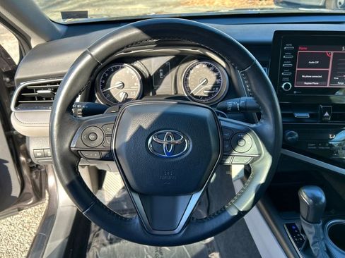 Used 2024 Toyota Camry SE image 18