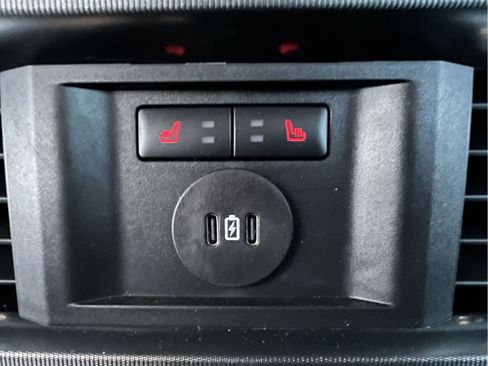 Used 2024 Ford F250 Platinum image 18