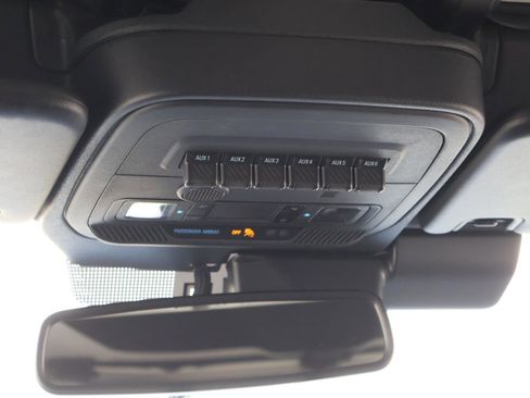 Certified 2025 Ford Bronco Badlands image 23