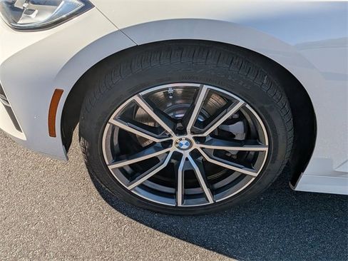 Used 2019 BMW 330i Sedan w/ Driving Assistance Package image 10