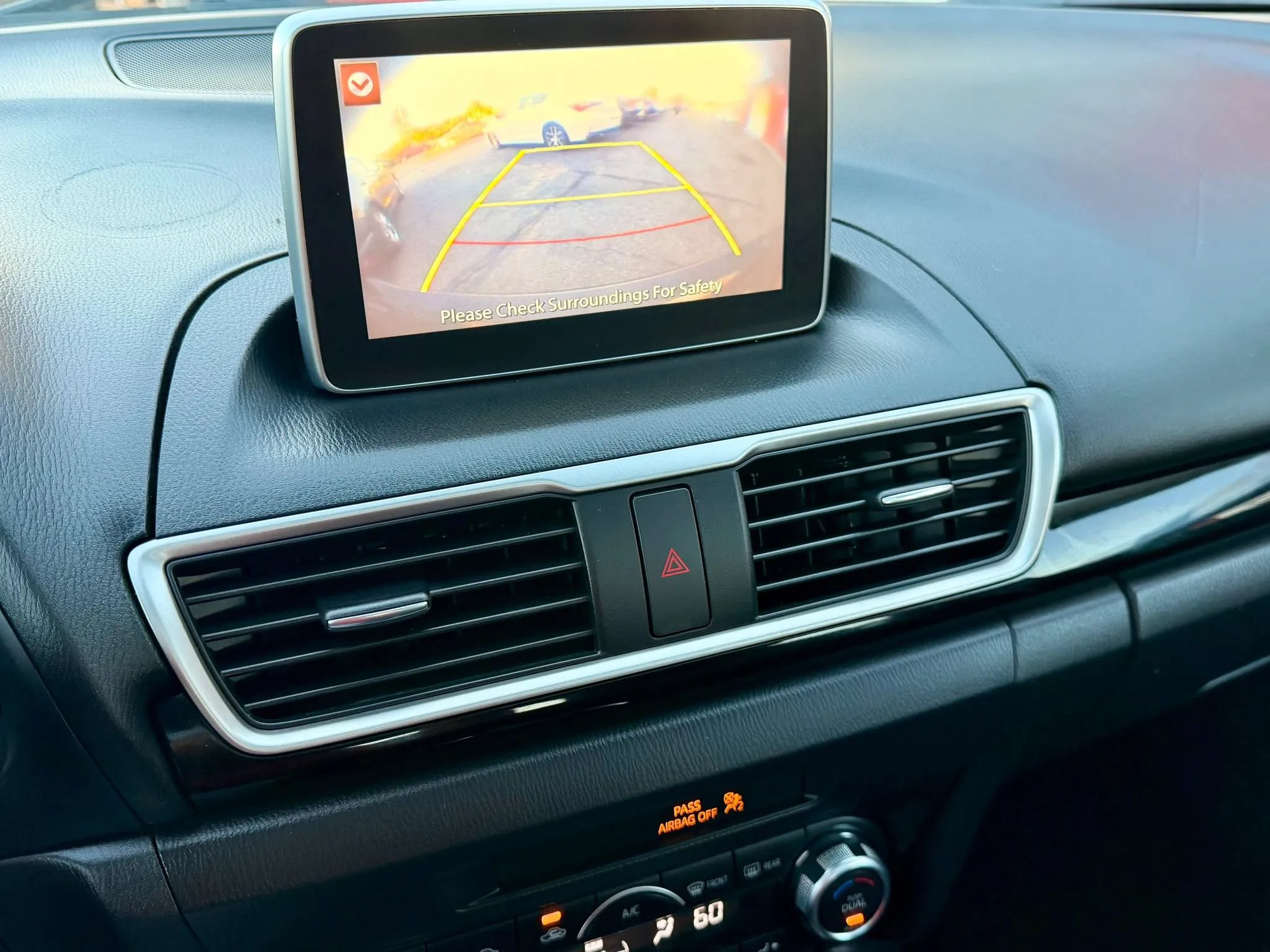 Used 2016 MAZDA MAZDA3 i Touring w/ Popular Equipment Package FWD image 8