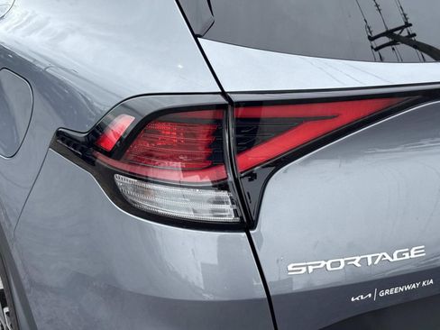 Used 2023 Kia Sportage EX image 11