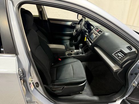 Used 2017 Subaru Outback 2.5i image 12