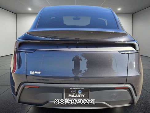 Used 2026 Tesla Model Y Long Range image 6