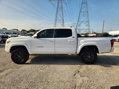 Used 2020 Toyota Tacoma SR5 w/ SR5 Appearance Package (SM) RWD image 4