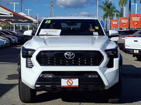 Certified 2025 Toyota Tacoma TRD Off-Road image 2